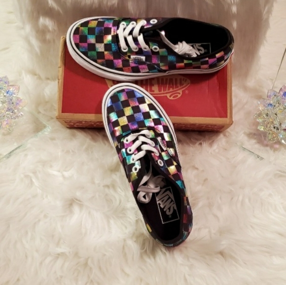 Vans - Picture 3 of 4